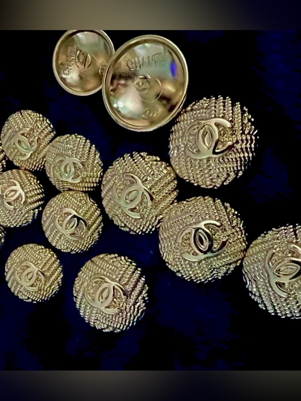 (set of6++6=12-23+18mm)Textured golden logo CC buttons great for jackets/Coat